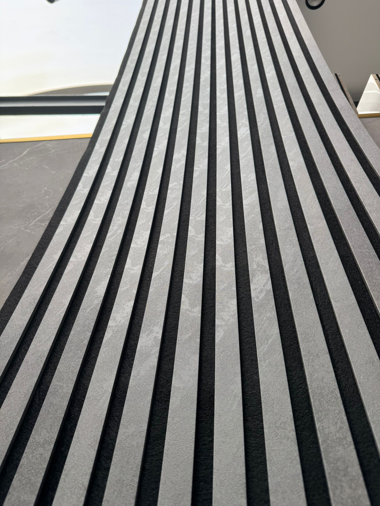 Akustik Beton Görünümlü Duvar Paneli 275×60 cm | Modern & Ses Emici Panel