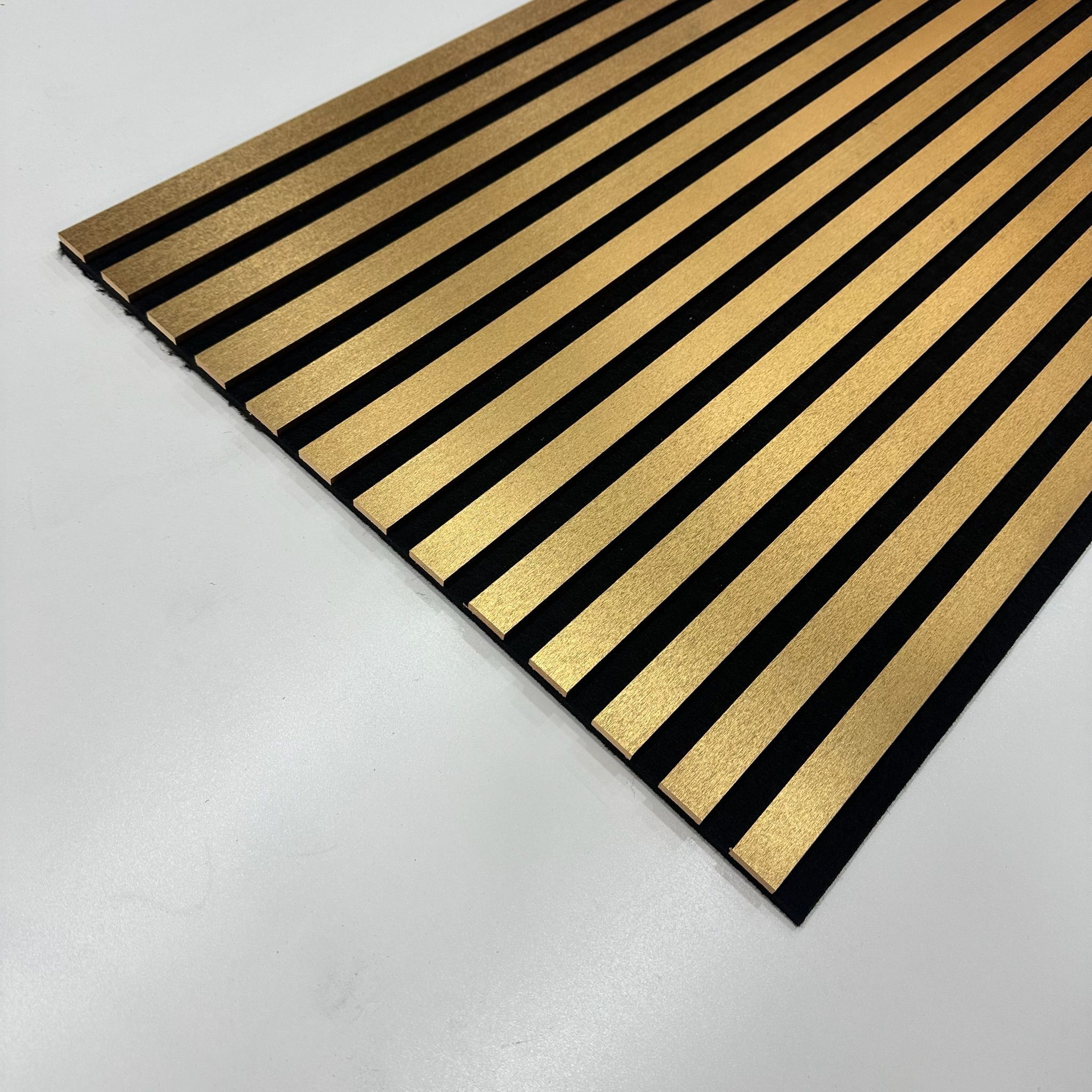 Gold Akustik Panel 275×60 cm – Lüks Ses Yalıtımlı Duvar Paneli